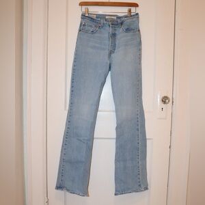 Levi’s Ribcage Boot Jean in Denim-Light